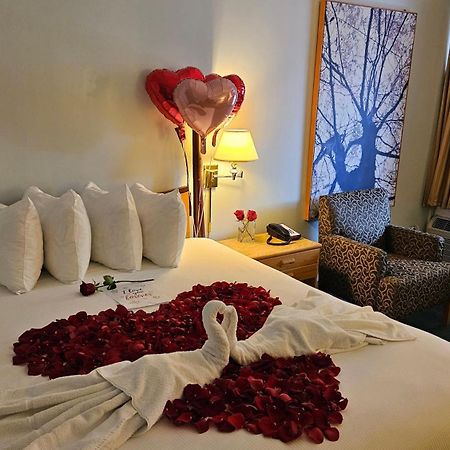 The Cedars Inn Hotel & Convention Centre Gibsons Ngoại thất bức ảnh
