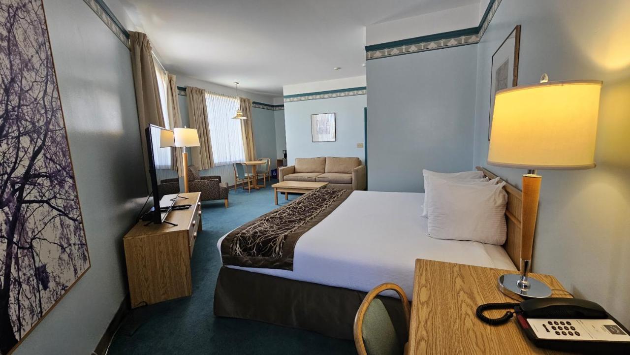 The Cedars Inn Hotel & Convention Centre Gibsons Ngoại thất bức ảnh