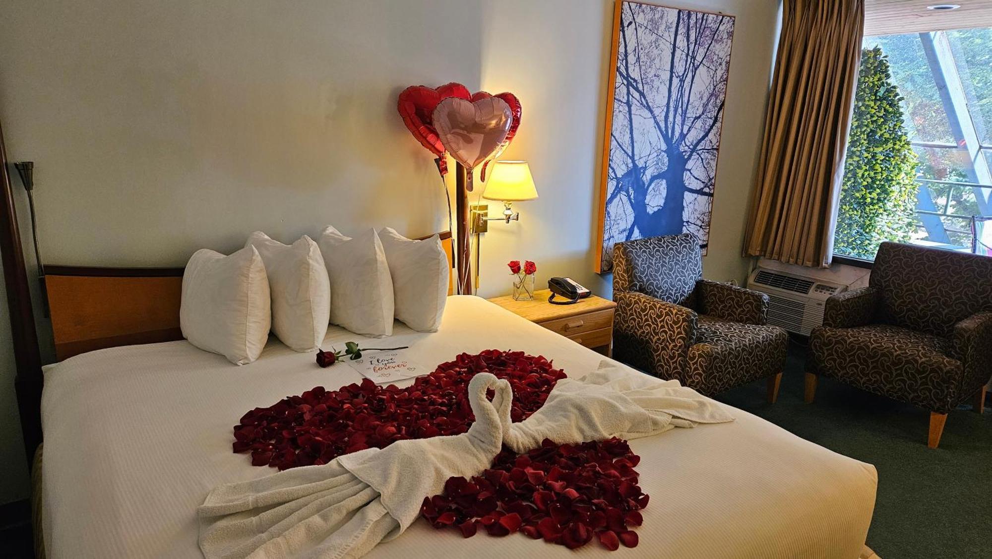 The Cedars Inn Hotel & Convention Centre Gibsons Ngoại thất bức ảnh