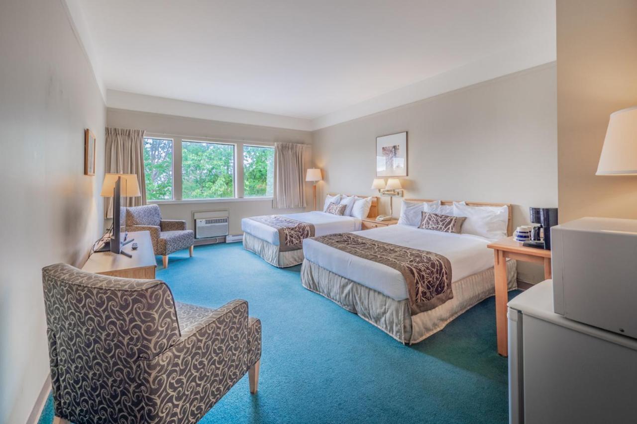 The Cedars Inn Hotel & Convention Centre Gibsons Ngoại thất bức ảnh